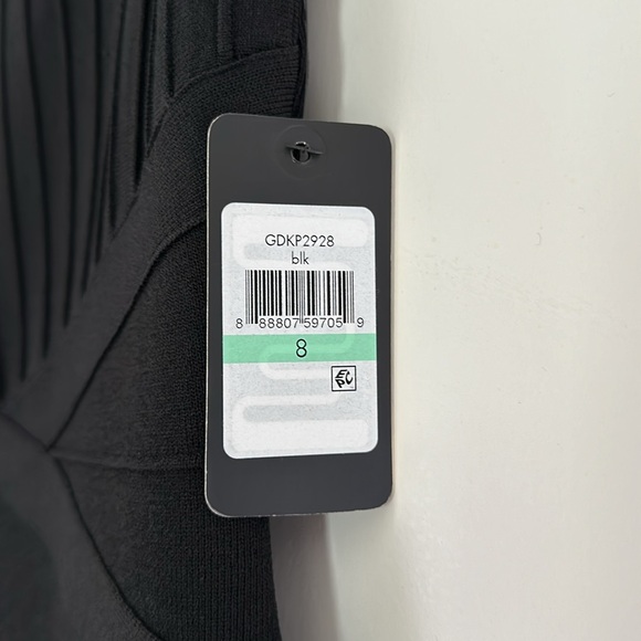 COPY - Guess- women’s little black dress- size 8 NWT - Picture 4 of 5